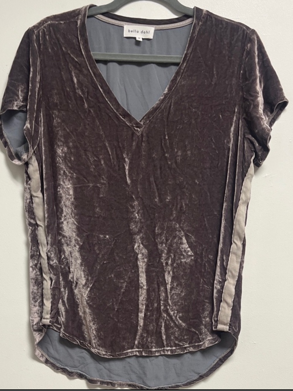 Bella Dahl Velvet Short Sleeve V-Neck Tee - Silver Grey Side Stripe Medium